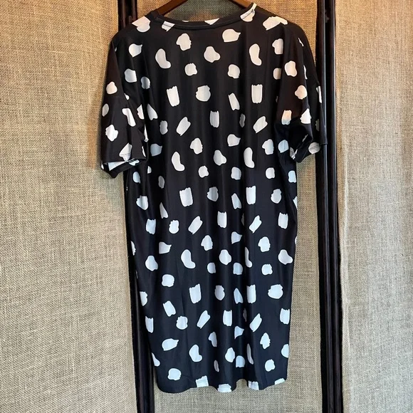NWT Urban Threads oversized splodge print tshirt dress in black 10 - Picture 5 of 8